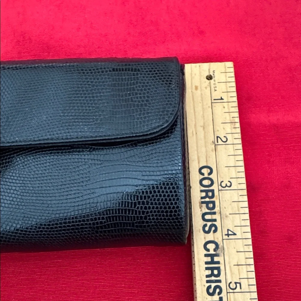 Koret Elegant Black Clutch with Gold Accent and coin purse (mlb/rm)